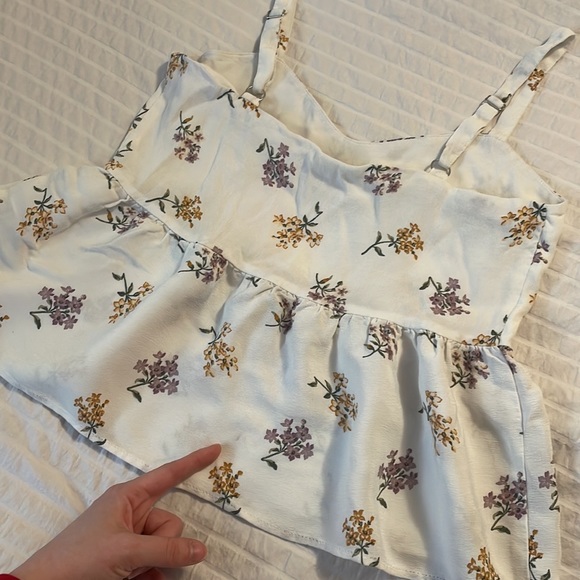 White Floral Peplum Tank - Picture 2 of 5